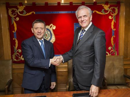 El Notariado y UCI firman un convenio que mejorará la información sobre hipotecas.